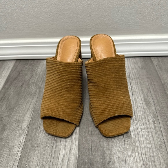 Lulus brown heels shoes, size 7 - Picture 2 of 3